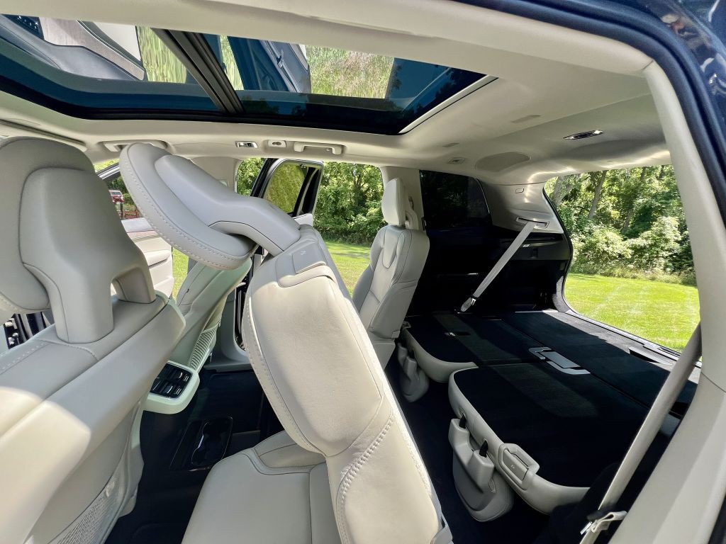 2021 Volvo XC90 Image 25