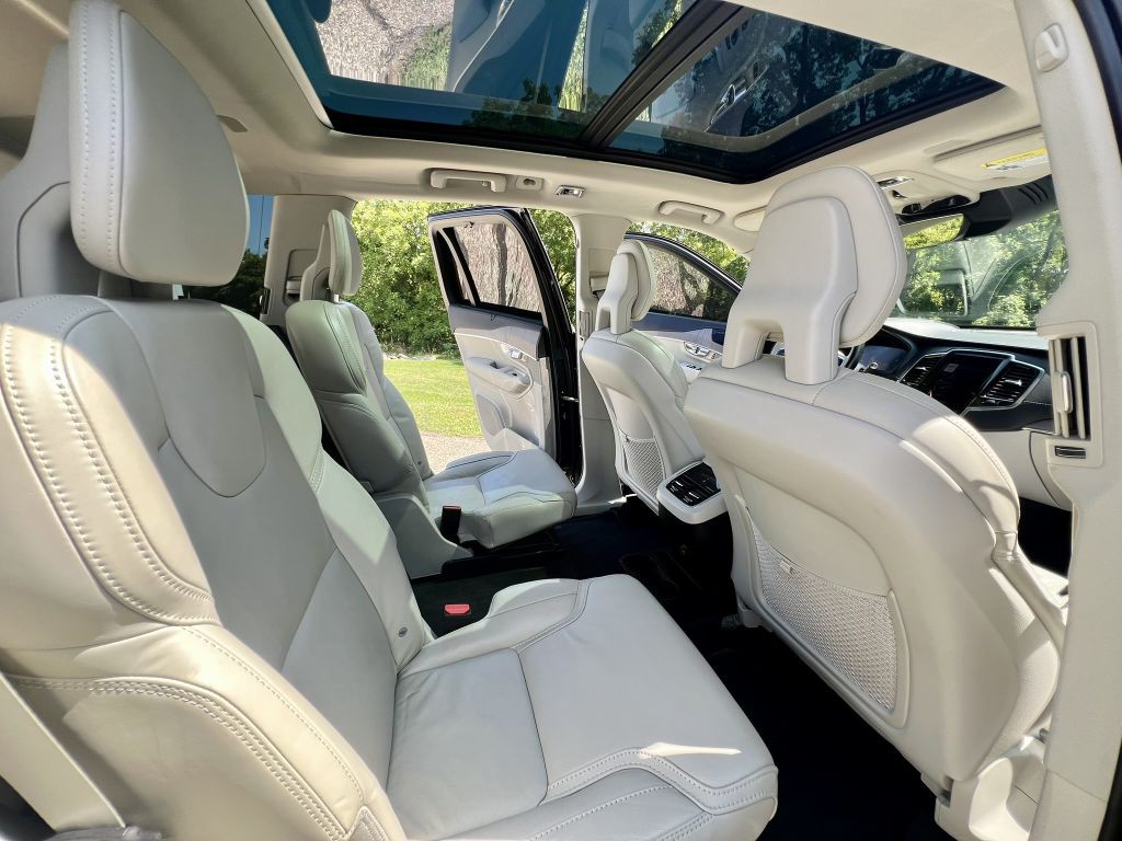 2021 Volvo XC90 Image 26