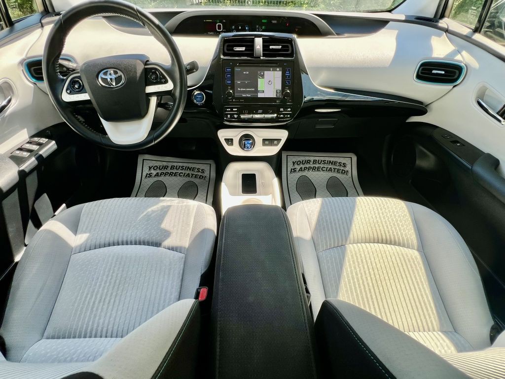 2017 Toyota Prius Image 12