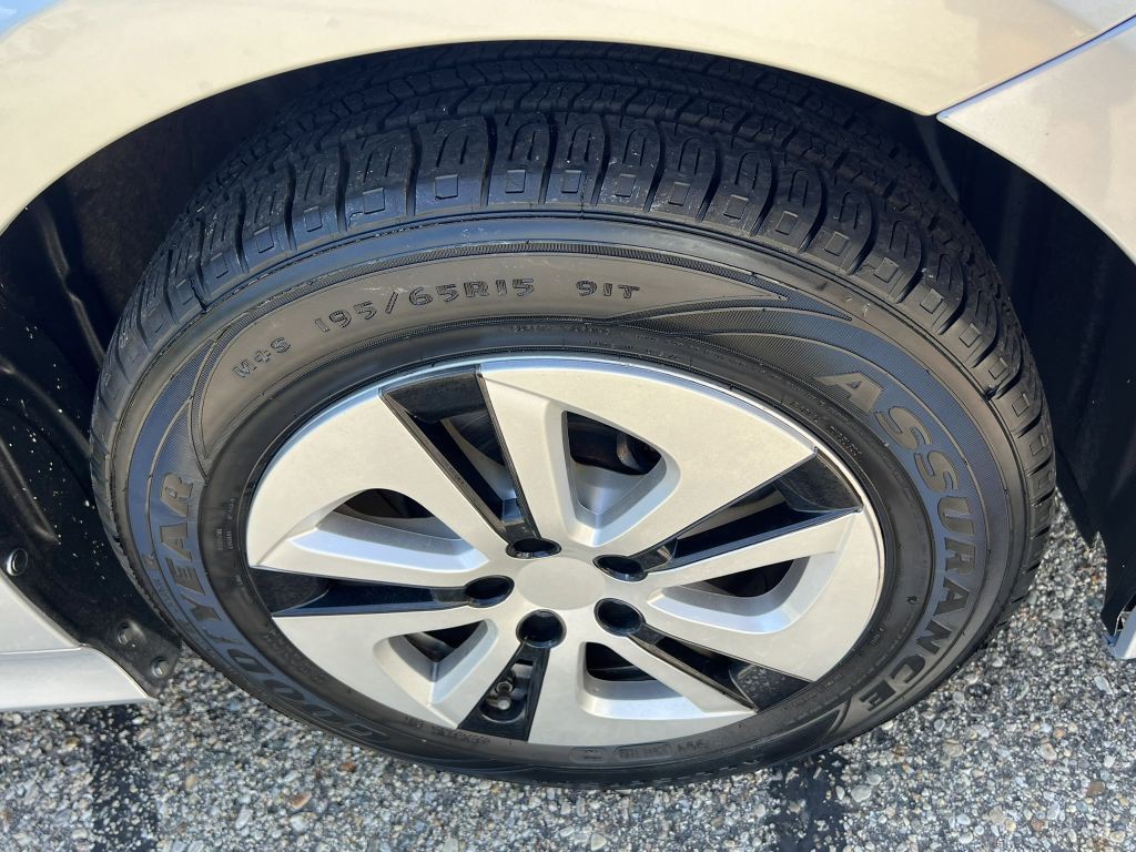 2017 Toyota Prius Image 20