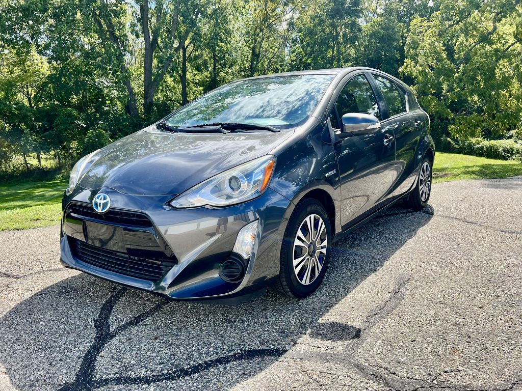 2015 Toyota Prius Image 1