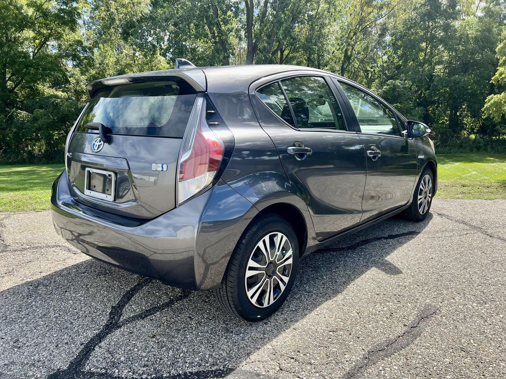 2015 Toyota Prius Image 3