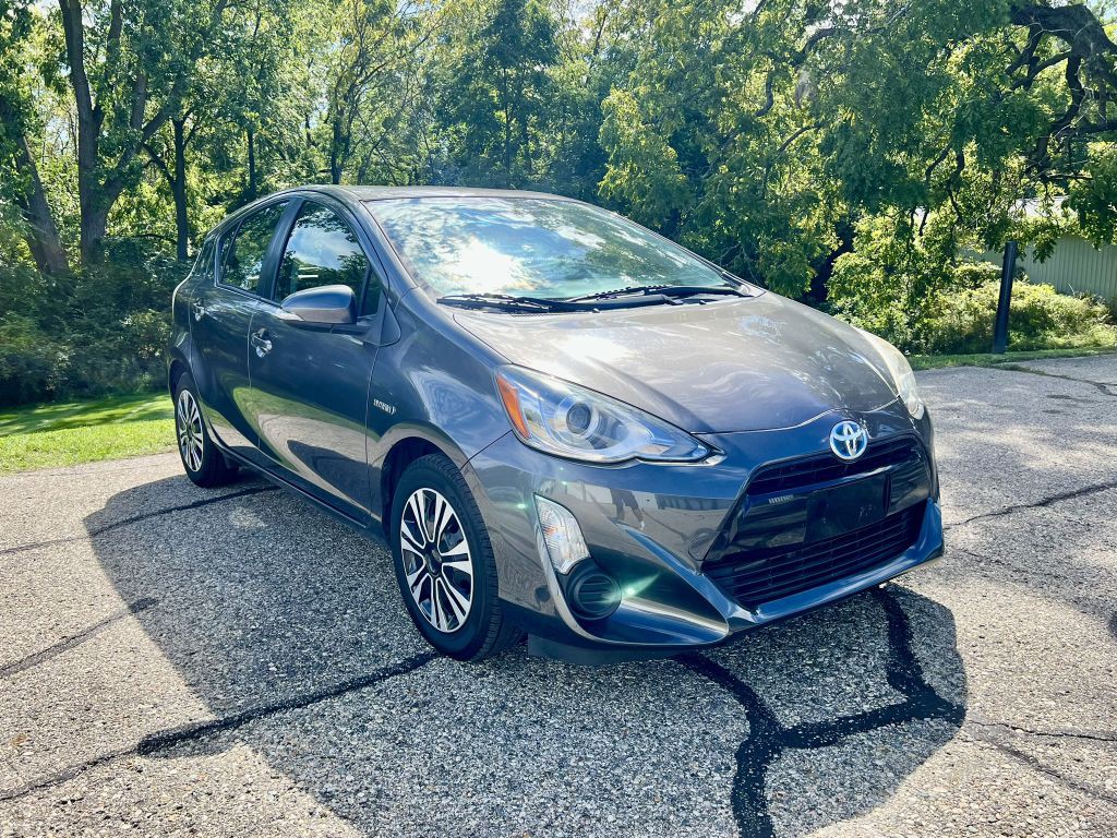 2015 Toyota Prius Image 4