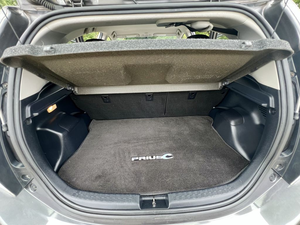 2015 Toyota Prius Image 14