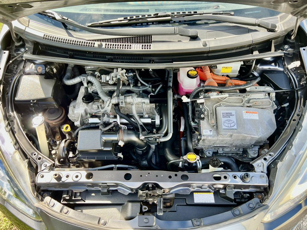 2015 Toyota Prius Image 17