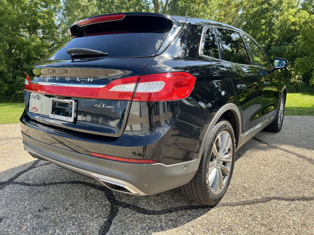 2017 Lincoln MKX Image 3