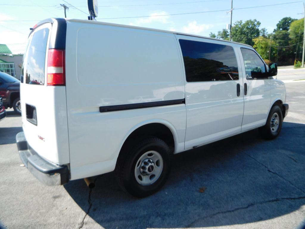2017 GMC Savana Image 4