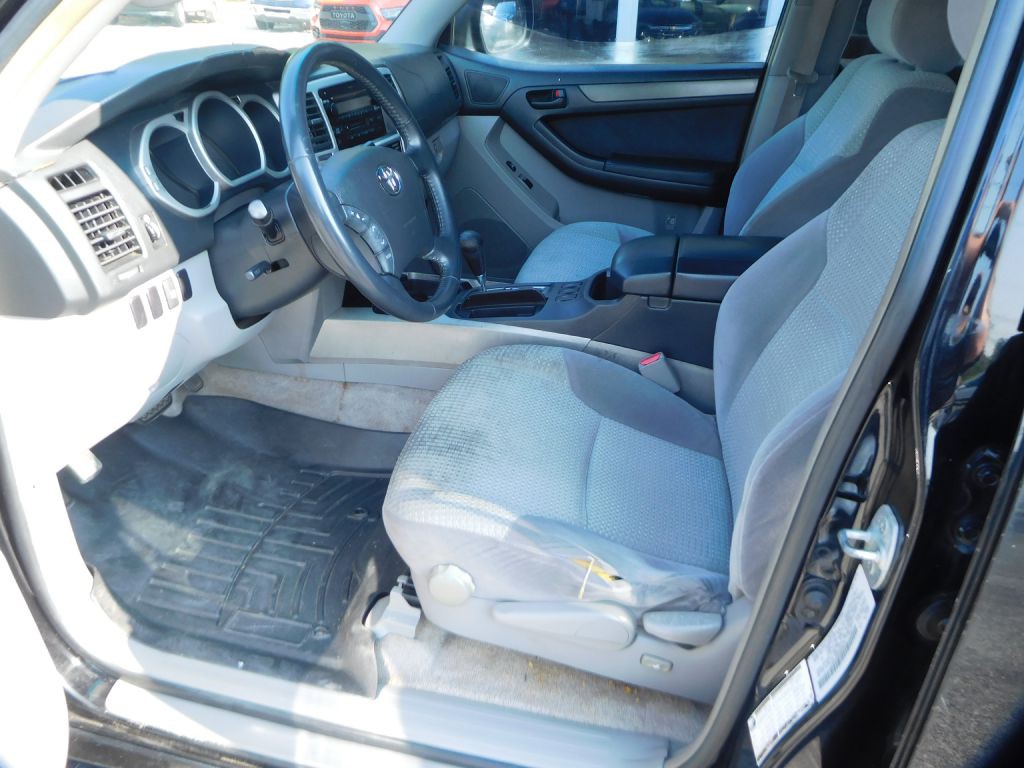2005 Toyota 4Runner Image 9