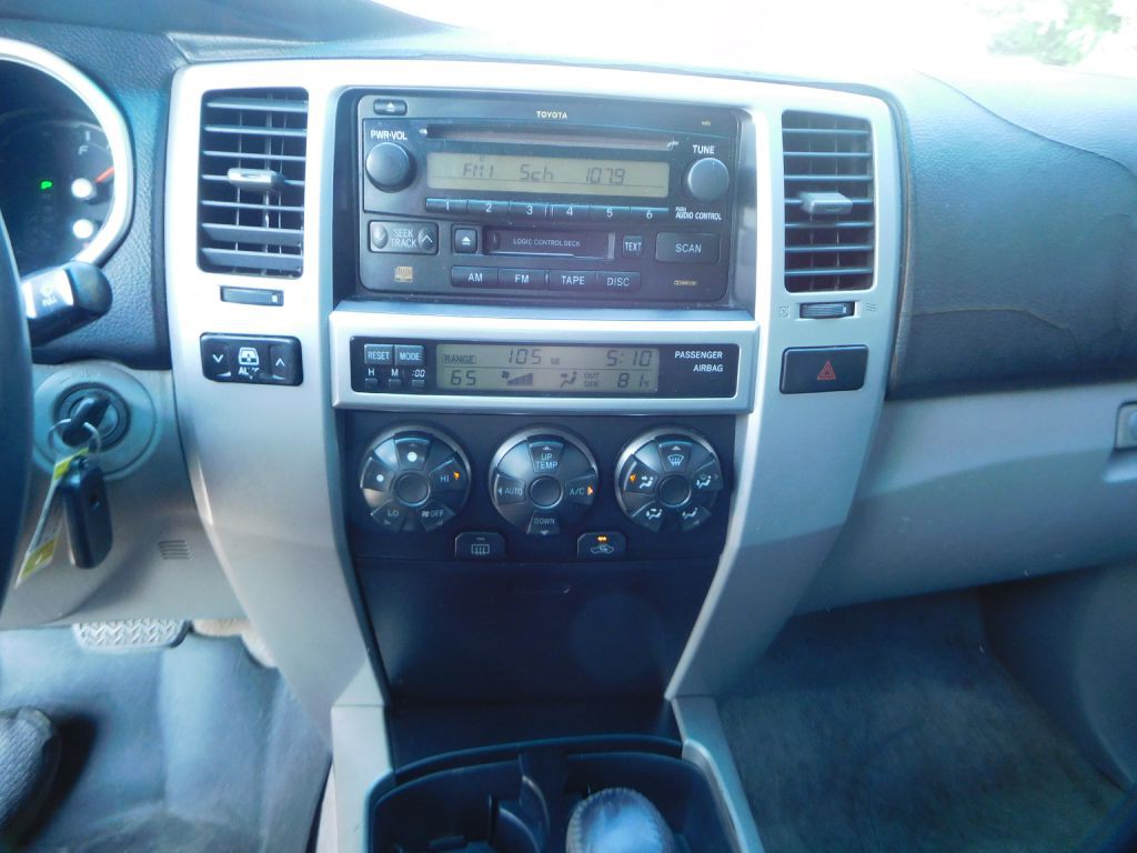 2005 Toyota 4Runner Image 11