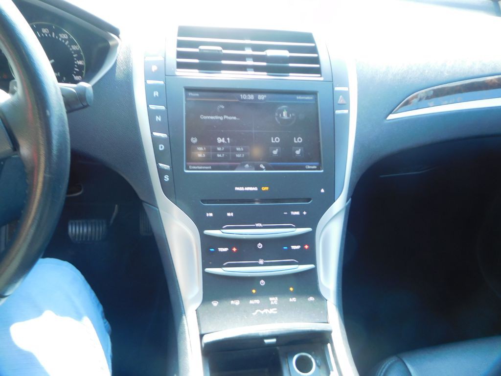 2015 Lincoln MKZ Image 10