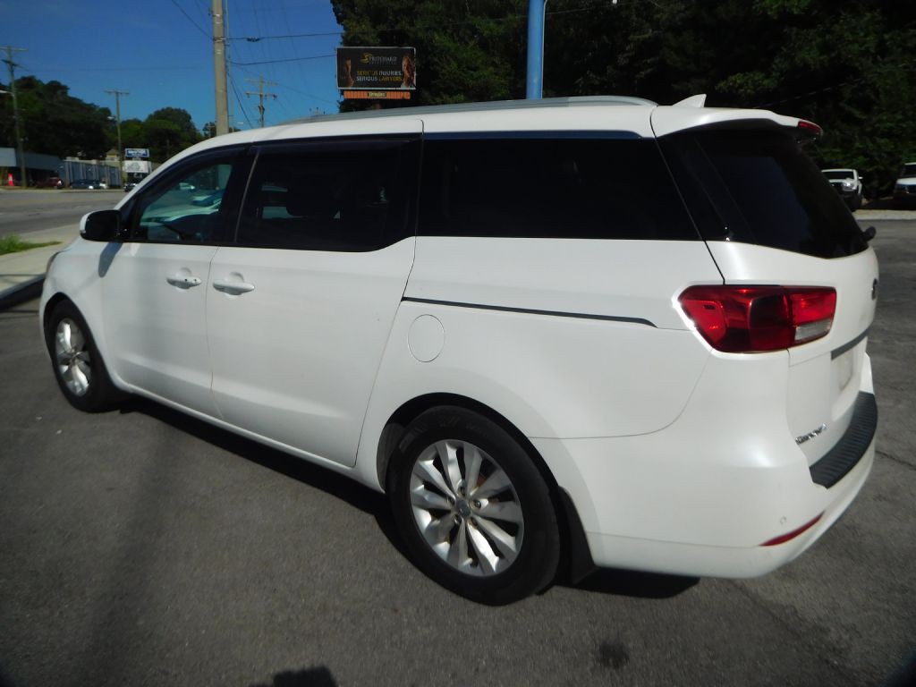 2015 Kia Sedona Image 6