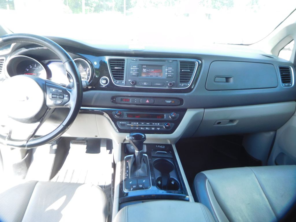 2015 Kia Sedona Image 13