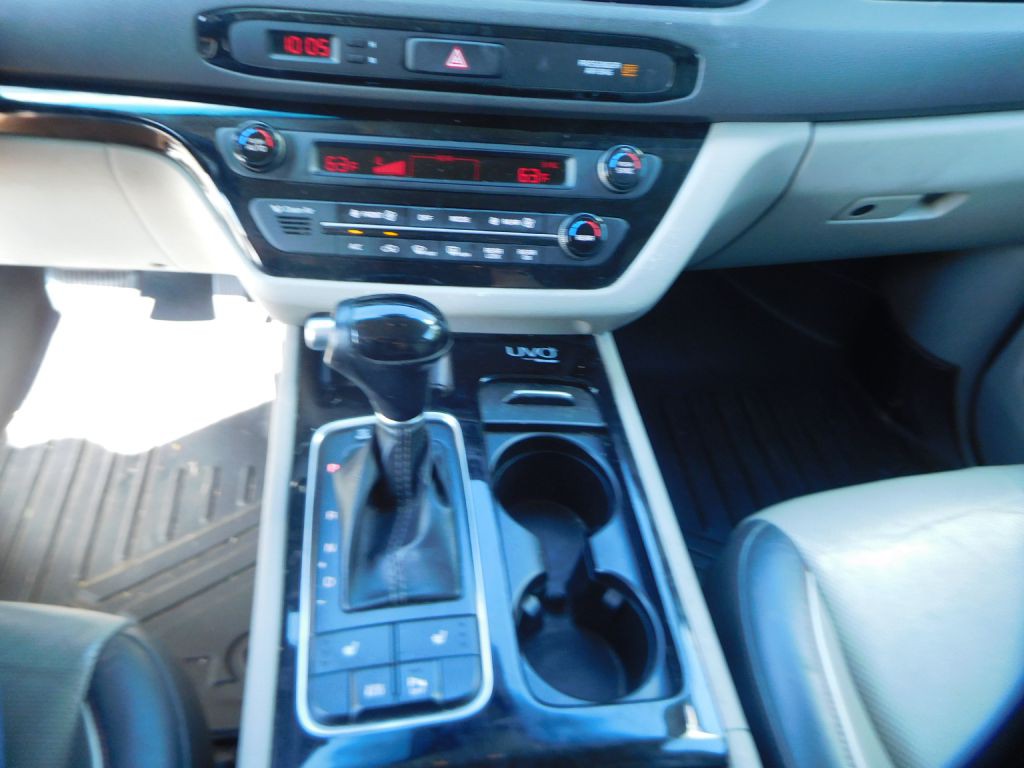 2015 Kia Sedona Image 14