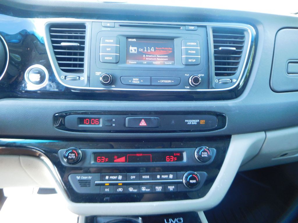 2015 Kia Sedona Image 15