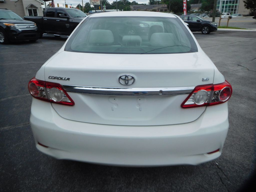 2011 Toyota Corolla Image 5