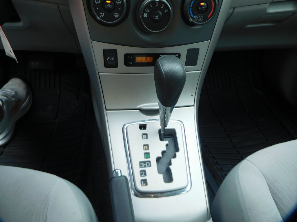 2011 Toyota Corolla Image 11