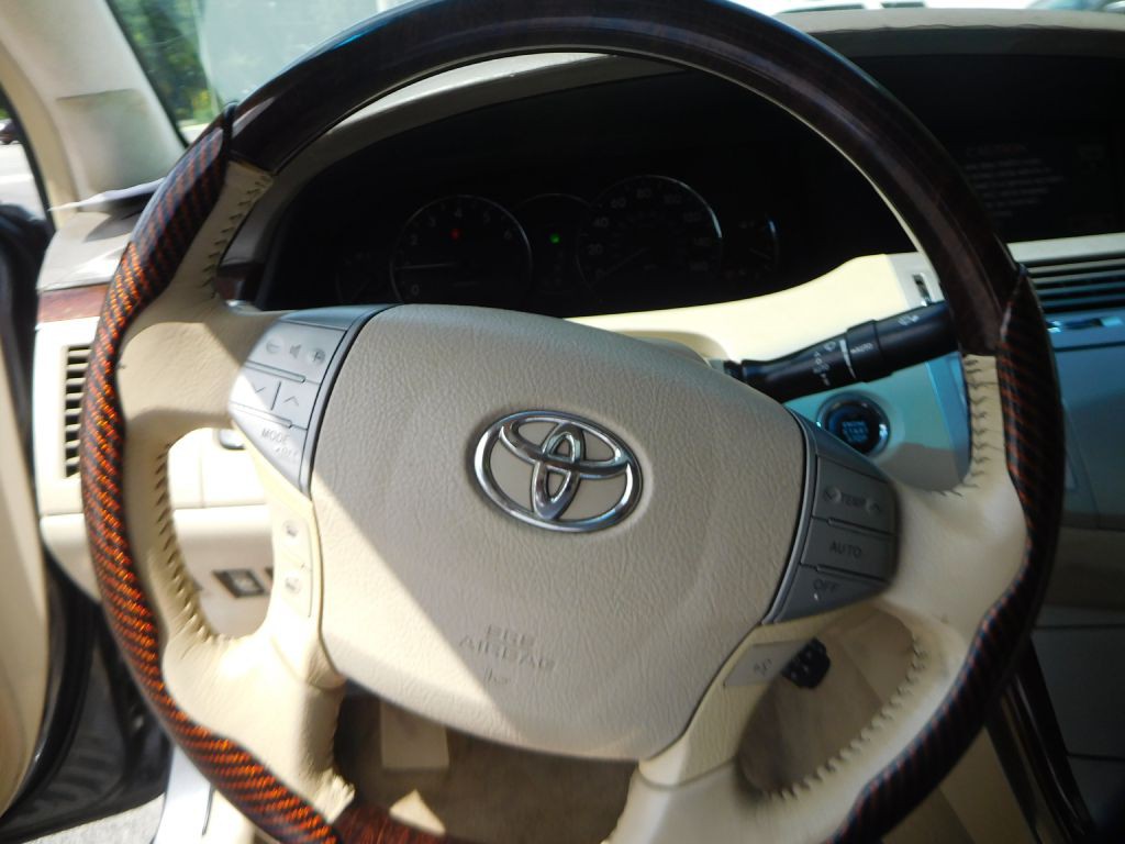 2009 Toyota Avalon Image 10