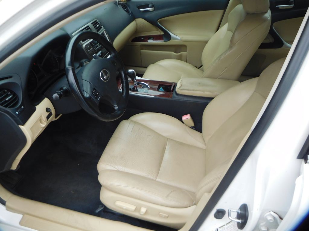 2008 Lexus IS Image 8