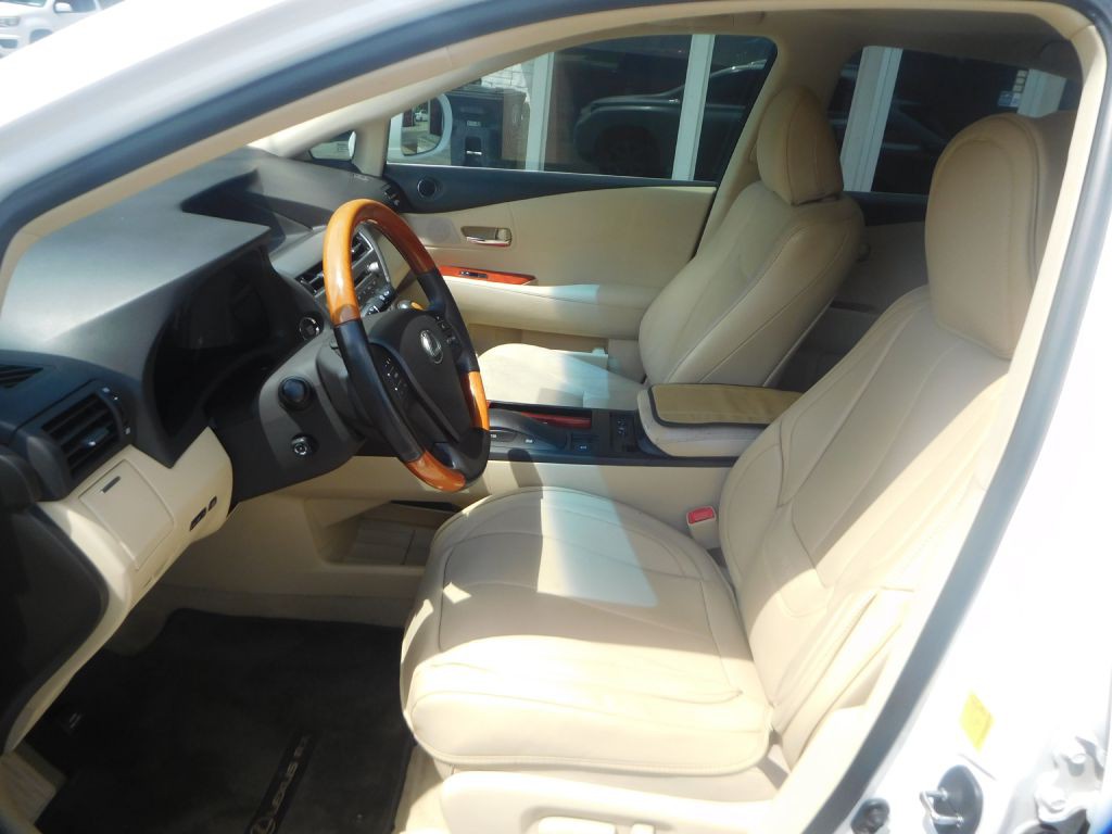 2010 Lexus RX Image 8