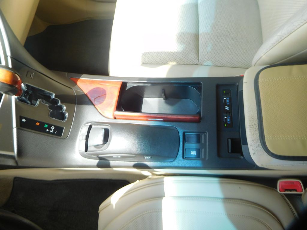 2010 Lexus RX Image 11