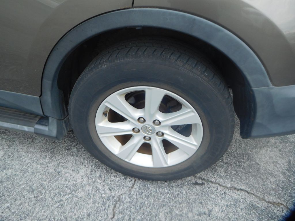 2013 Toyota Rav4 Image 7