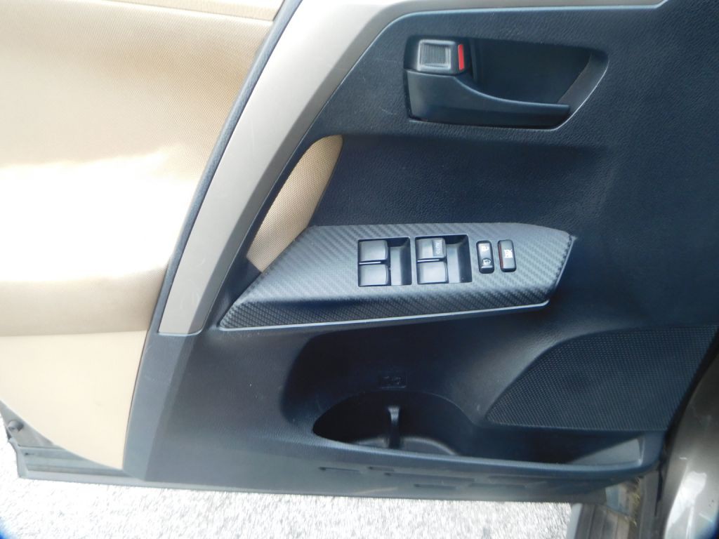 2013 Toyota Rav4 Image 10