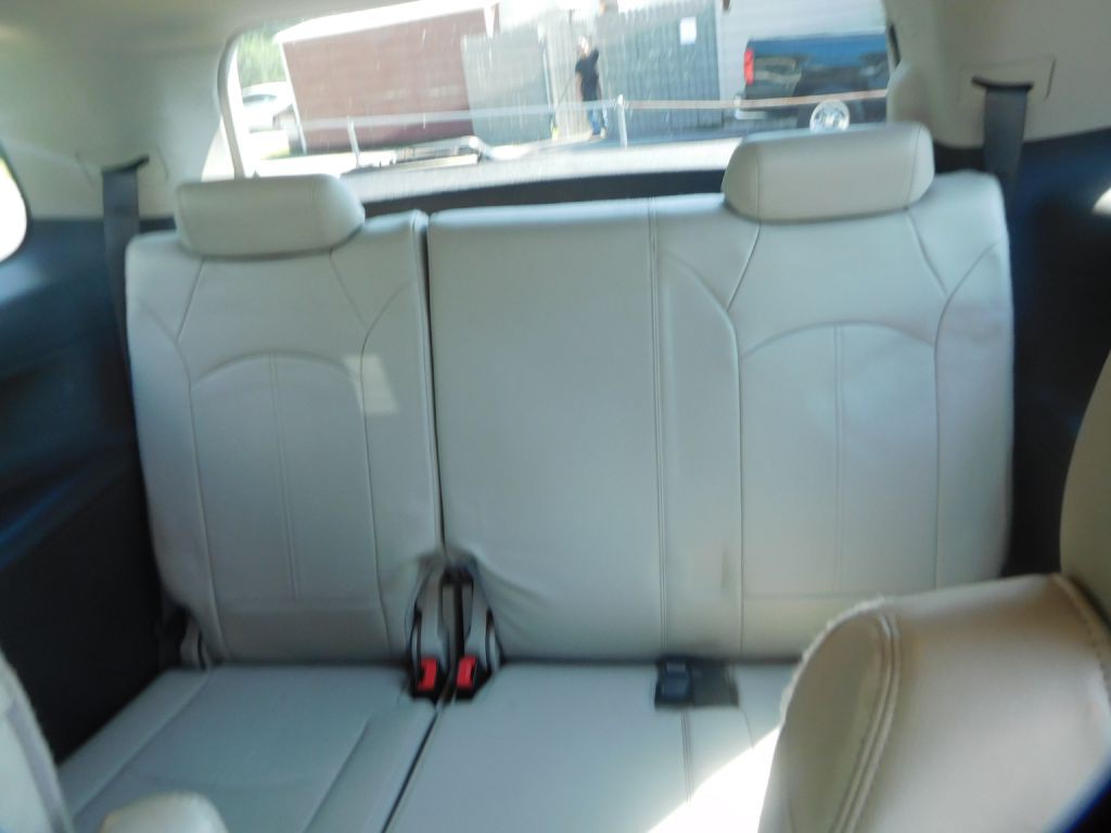 2012 GMC Acadia Image 8