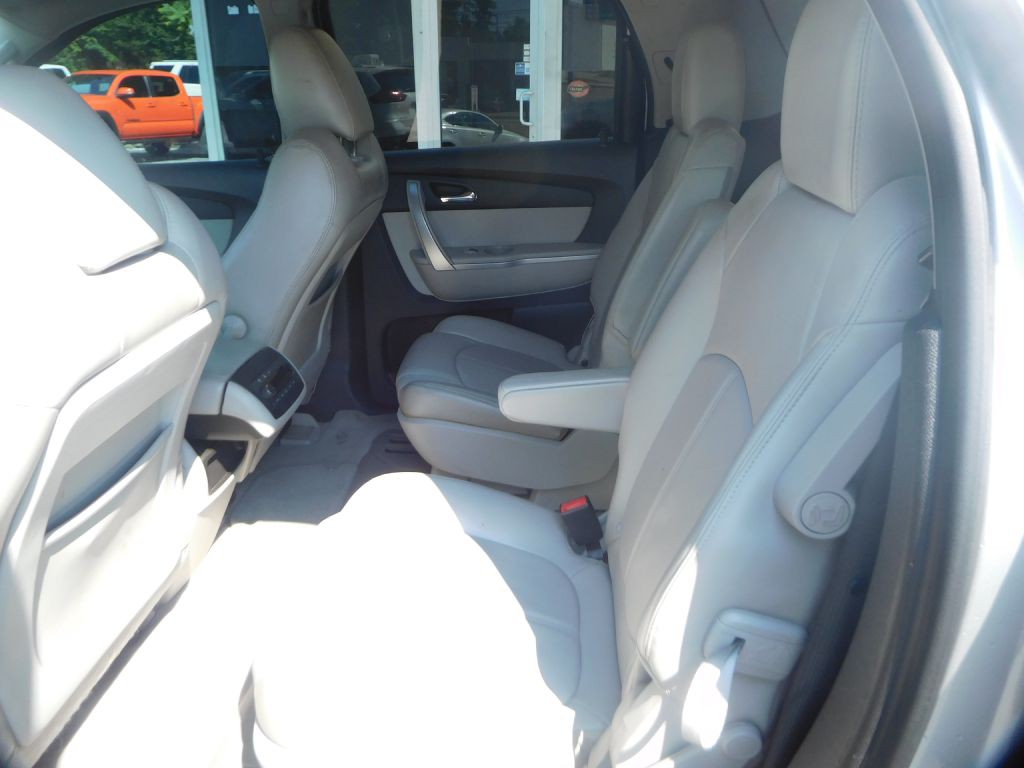 2012 GMC Acadia Image 9