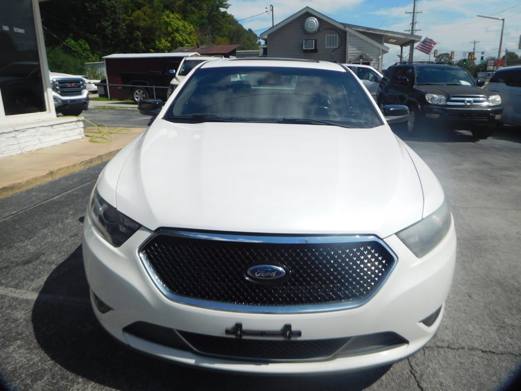 2014 Ford Taurus Image 2