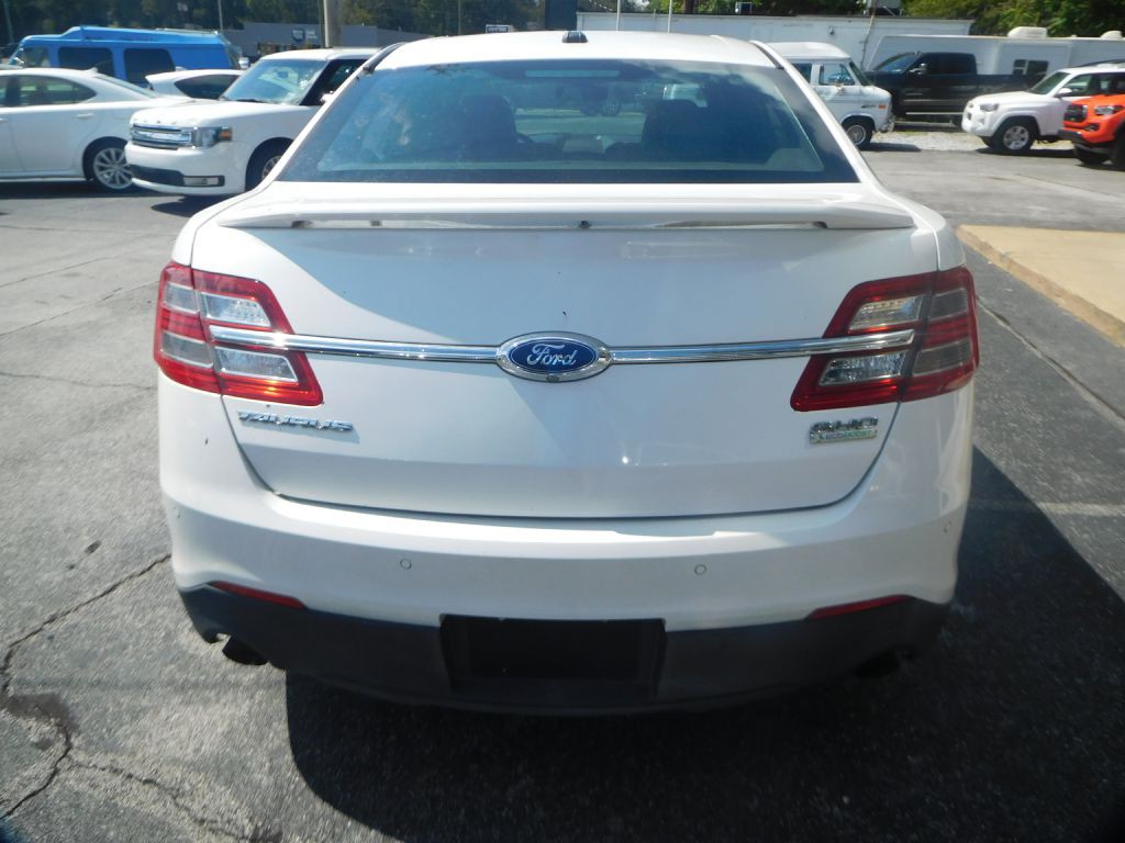 2014 Ford Taurus Image 5