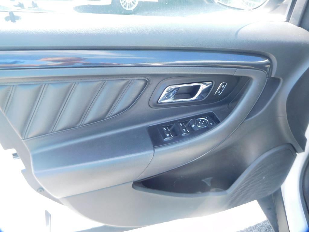 2014 Ford Taurus Image 9