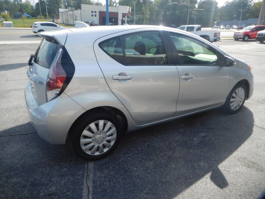 2016 Toyota Prius Image 4