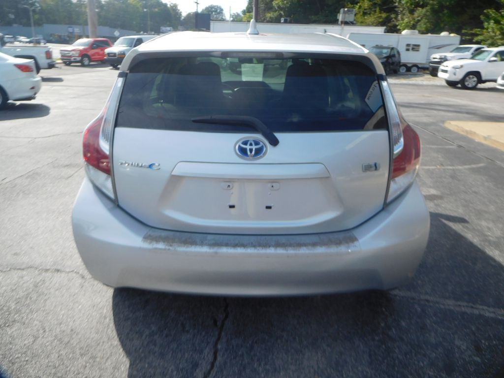 2016 Toyota Prius Image 5
