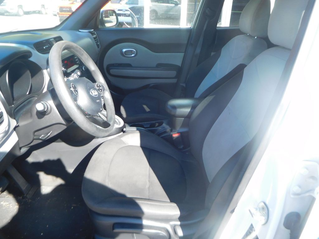 2016 Kia Soul Image 8