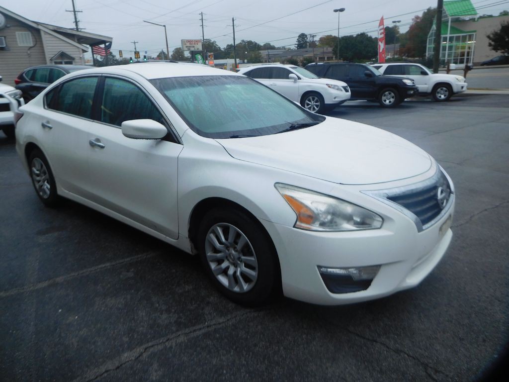 2015 Nissan Altima Image 3