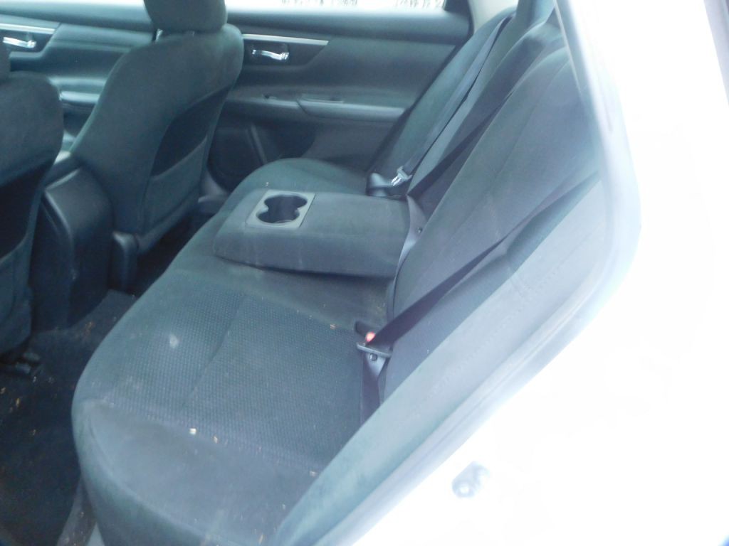 2015 Nissan Altima Image 8