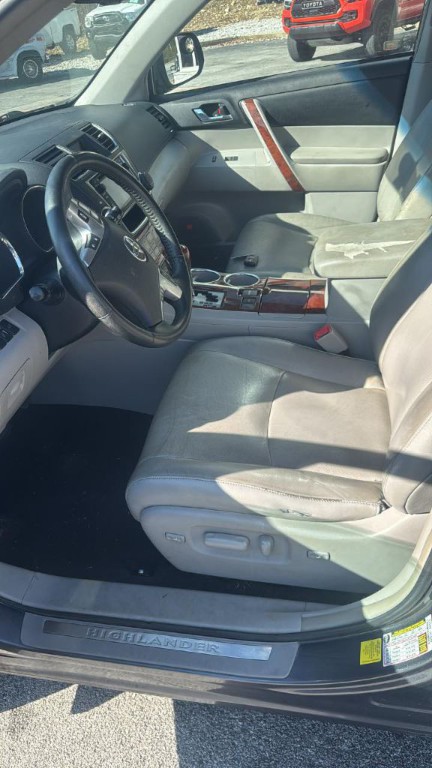 2013 Toyota Highlander Image 9