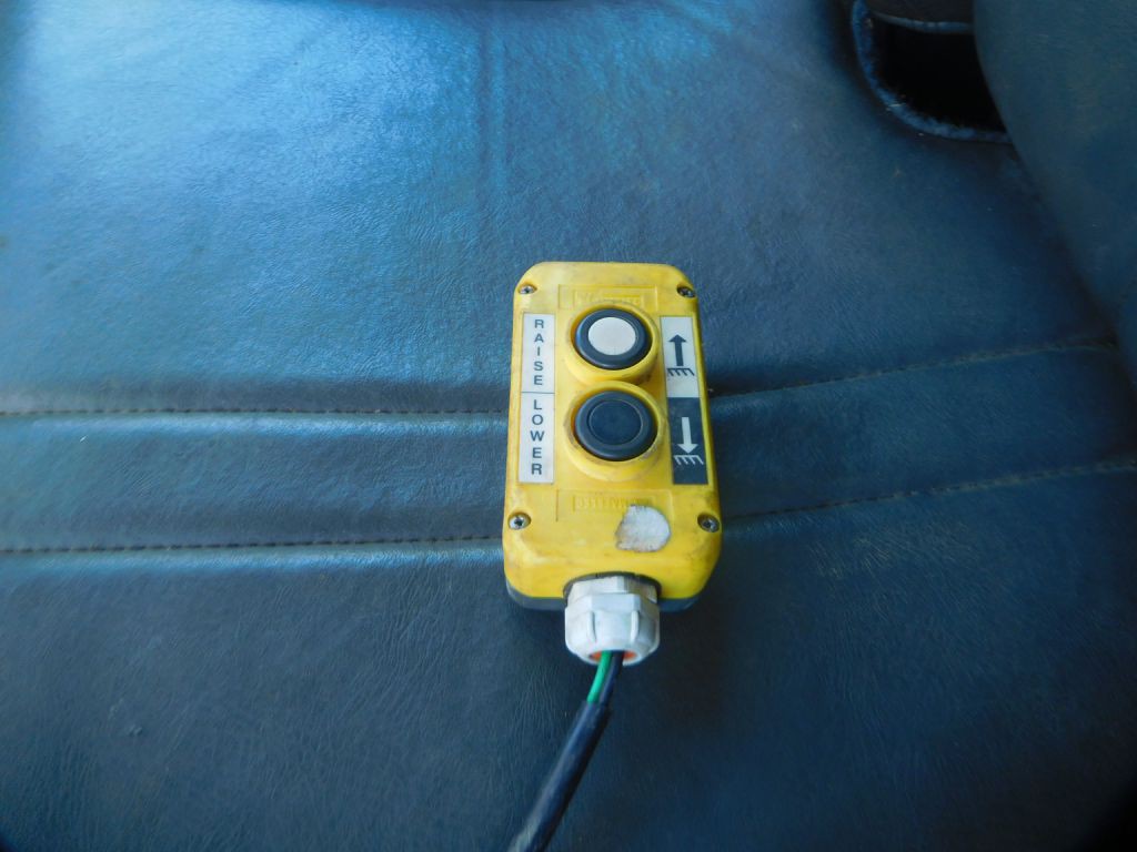 2003 Chevrolet C/K 4500 Image 10