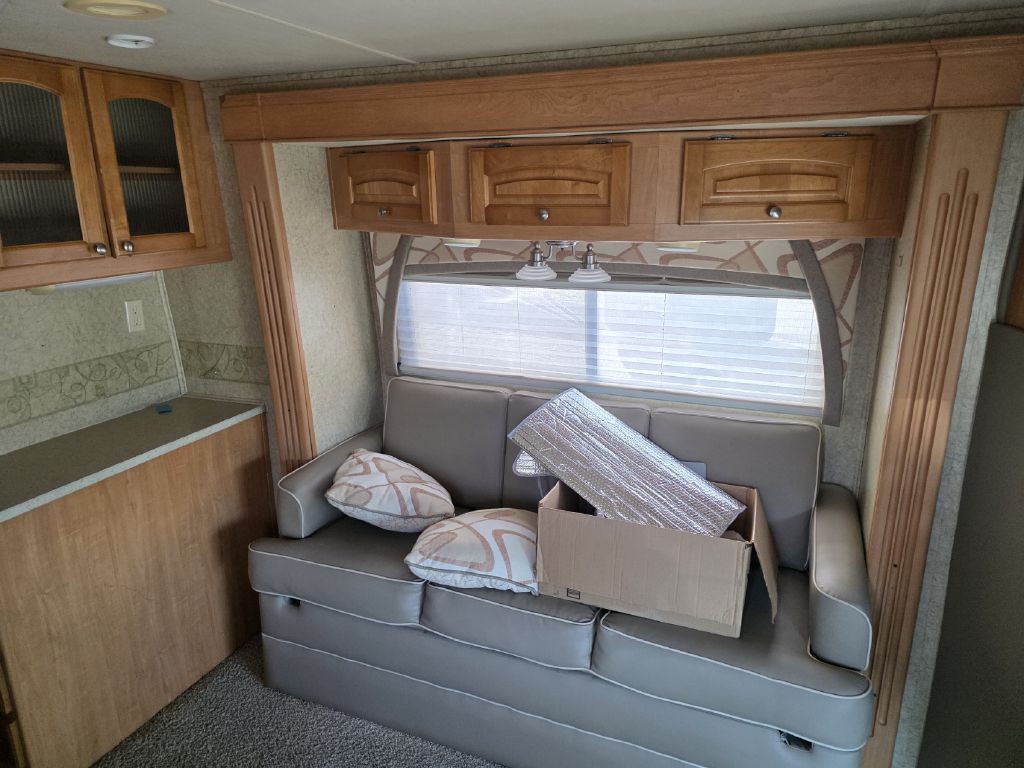 2009 Ford Econoline Image 10