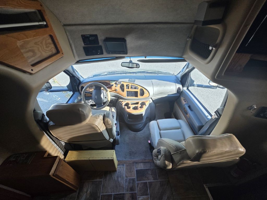 2005 Ford Econoline Image 7