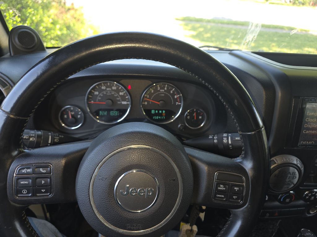 2011 Jeep Wrangler Unlimited Image 2