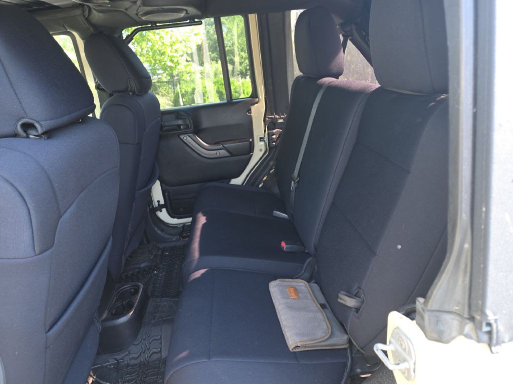 2011 Jeep Wrangler Unlimited Image 6