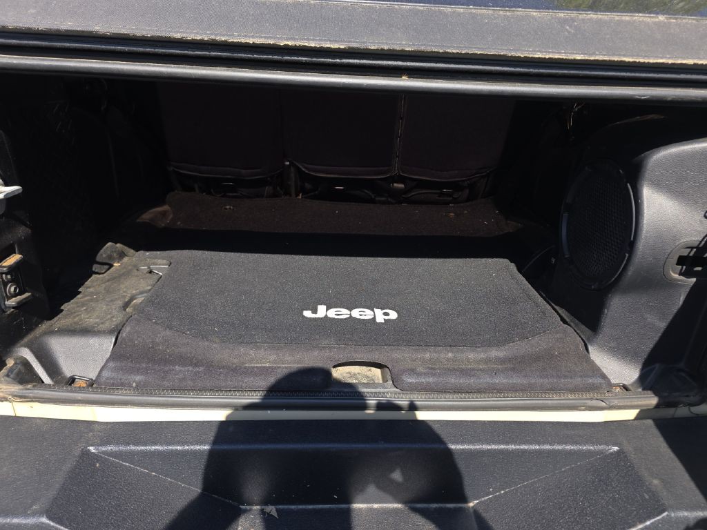 2011 Jeep Wrangler Unlimited Image 12