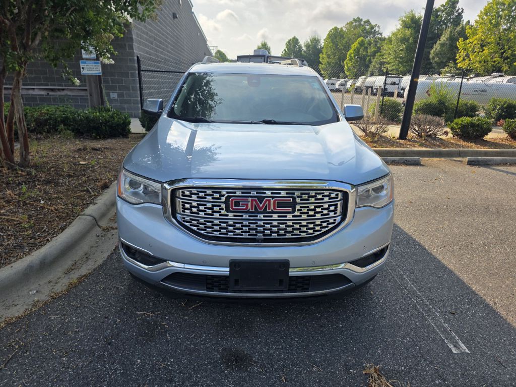 2017 GMC Acadia Image 2