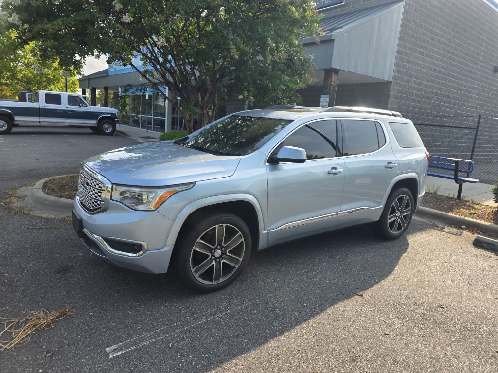 2017 GMC Acadia Image 3