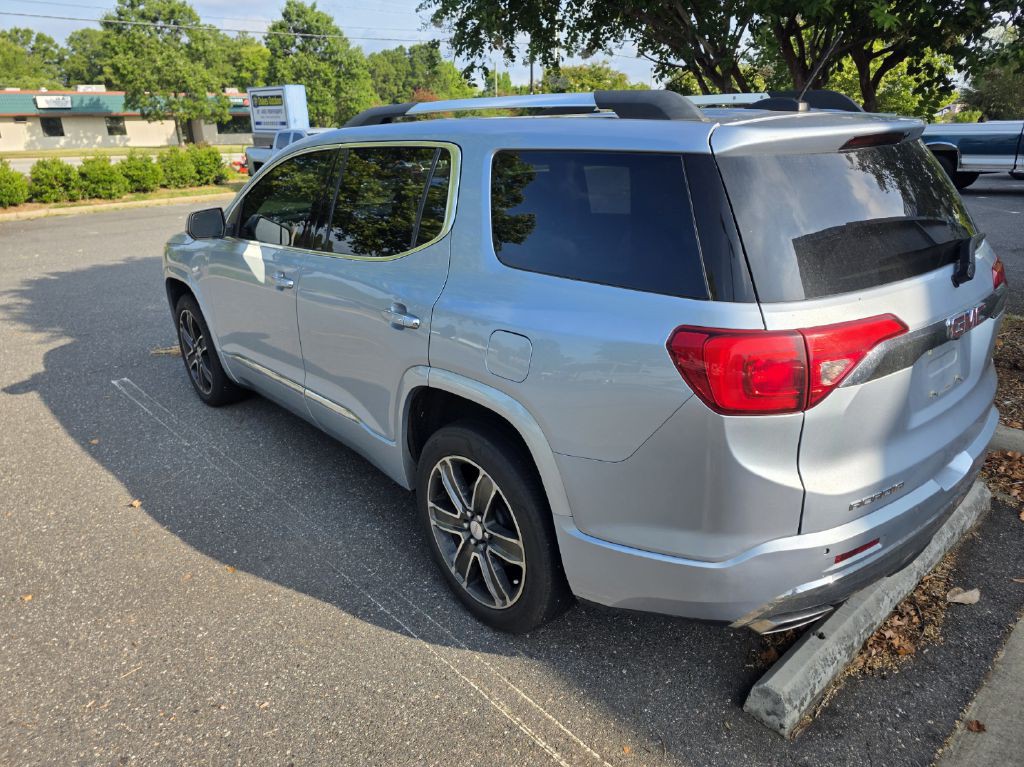 2017 GMC Acadia Image 4