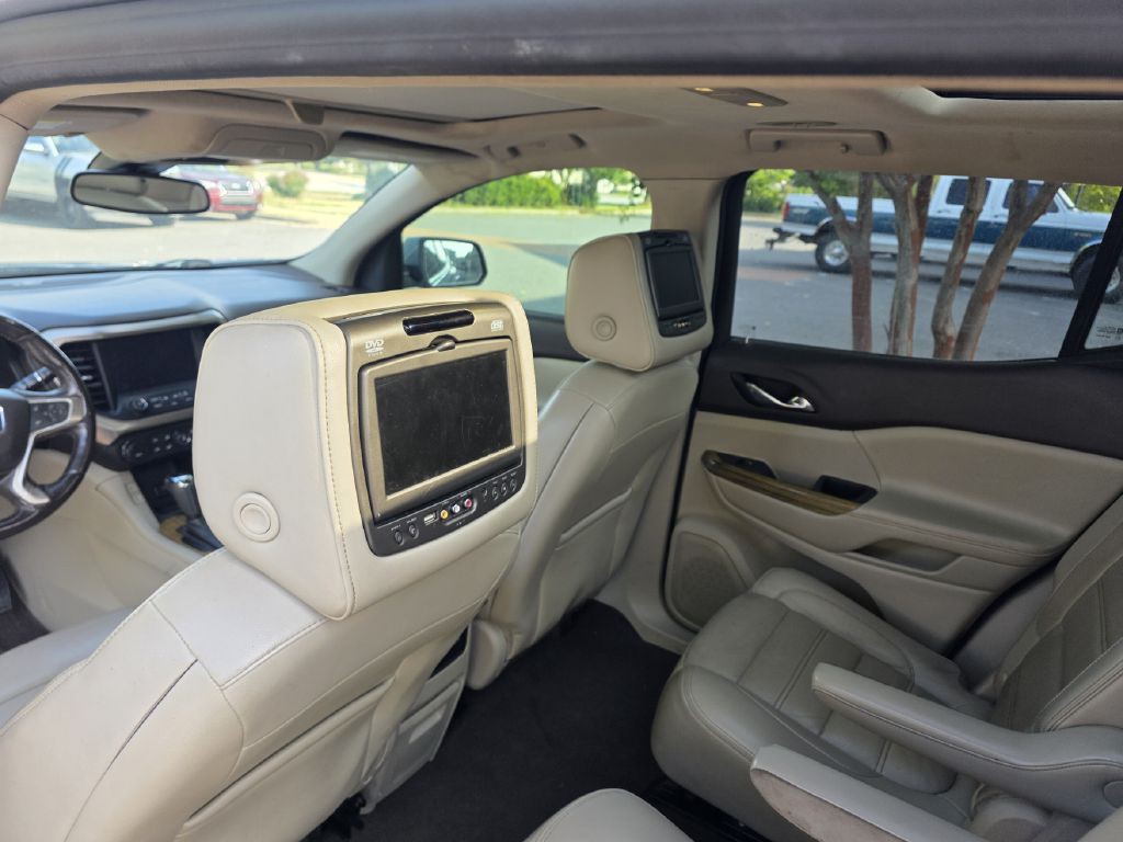 2017 GMC Acadia Image 9