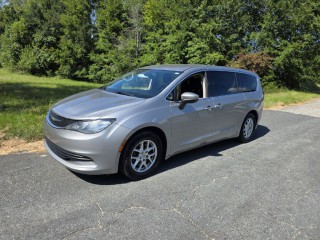 Image for 2017 Chrysler Pacifica Touring ID: 7613924