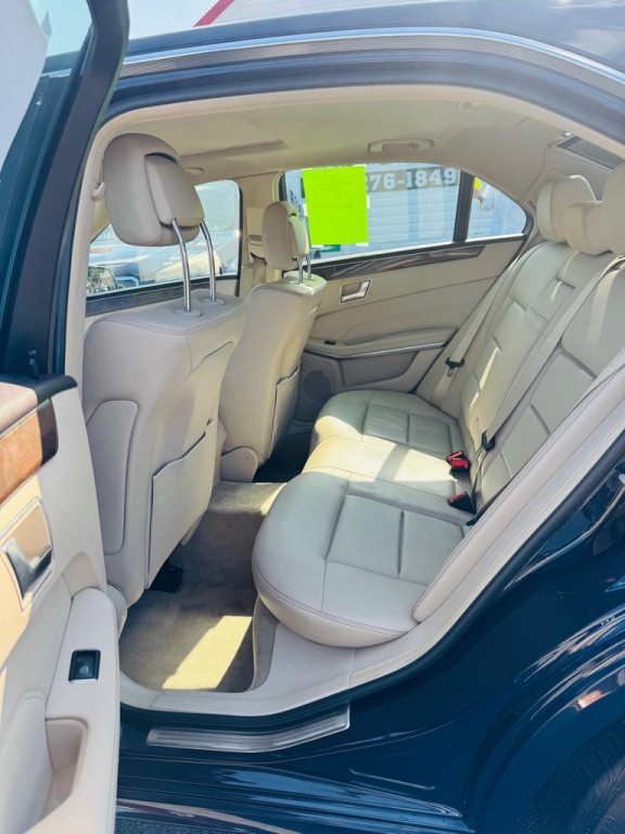 2016 Mercedes-Benz E-Class Image 8