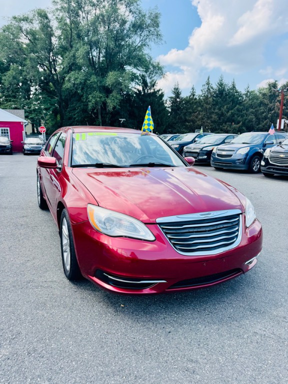 2011 Chrysler 200 Image 3